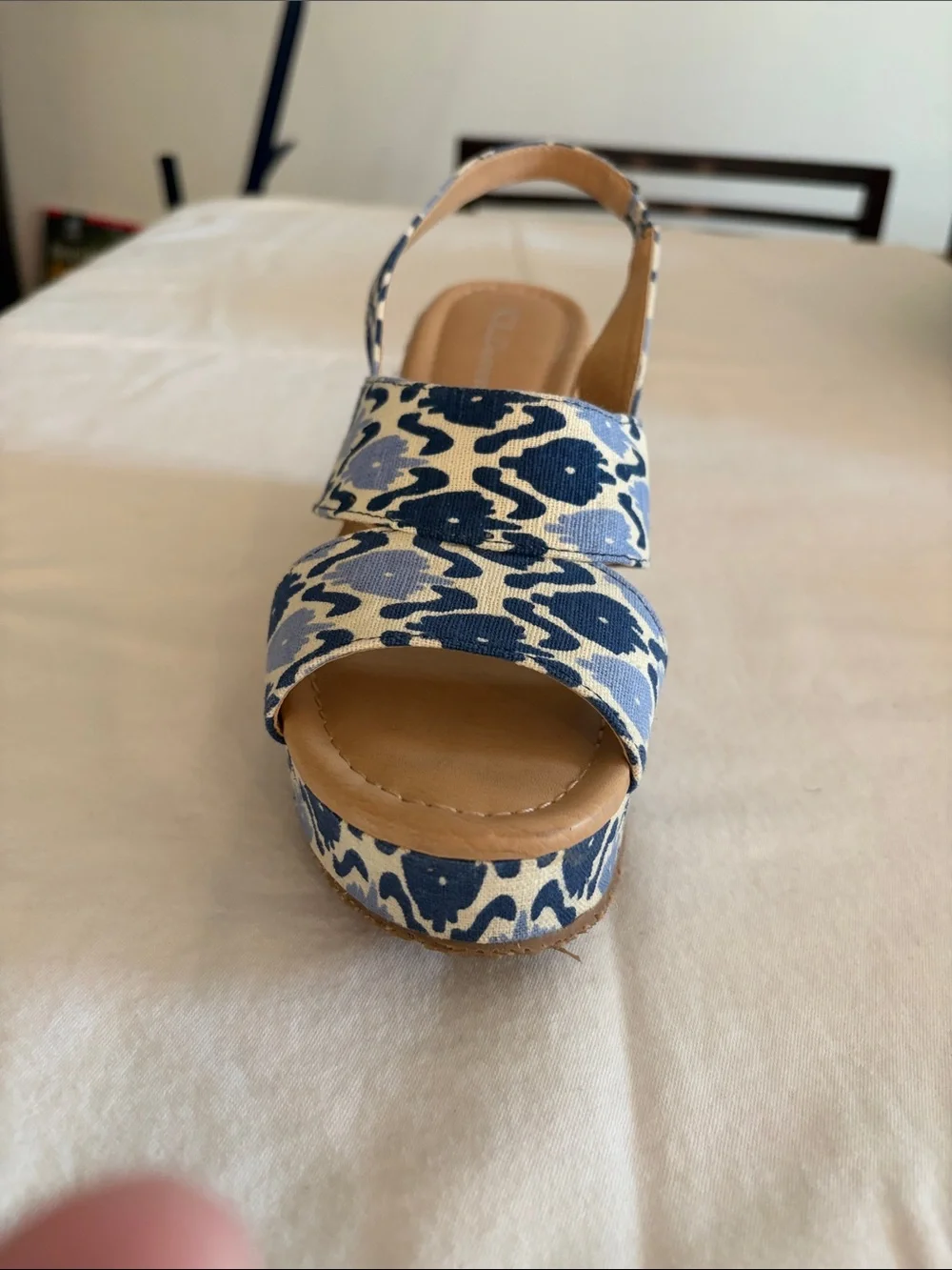 Women’s Chinese Laundry Blue Ikat Canvas Slingback Heels Sz 8.5